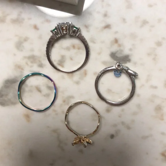 rings - Picture 5 of 5